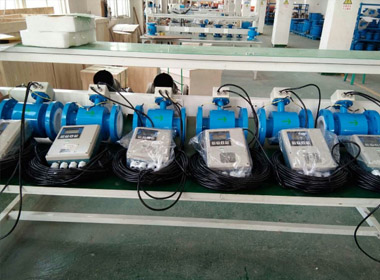 Analytical electromagnetic flowmeter lining material correct selection method
